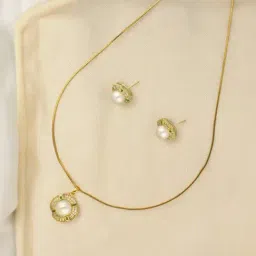 Sri Jagdamba Pearls Dealer Queeni Pearl Pendant Set-image-87