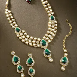 Peora Green Gold-Plated Kundan Studded Necklace Earrings Maangtikka Jewellery Set-image-68