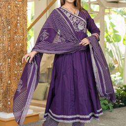 RESHAA Women Floral Embroidered Thread Work Pure Cotton Kurta with Pyjamas & Dupatta-image-39