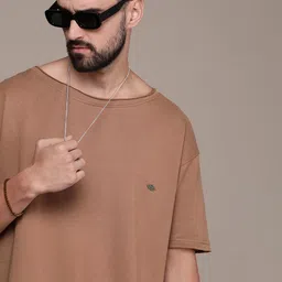 Roadster Men Solid T-shirt-image-94