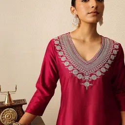 House of Pataudi V-Neck Embroidered Rozana Kurta-picture-11