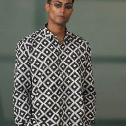 Vastramay Black Cotton Regular Fit Printed Shirt-image-87
