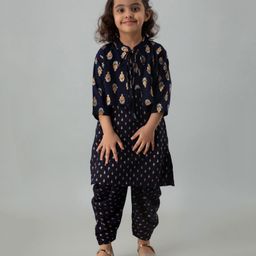 FlyFinns Three Fourth Sleeves Flower Foil Printed Front Tie Up Jacket With All Over Motif Printed Kurta & Dhoti - Navy Blue-image-4