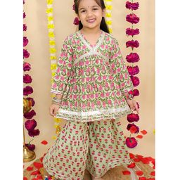 BownBee Pure Cotton Woven Three Fourth Sleeves Floral Printed & Gota Lace Embellished Kurti & Sharara With Coordinating Scrunchie Set - Green-image-22