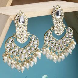 Karatcart Golden Dangler Earrings for Women-39