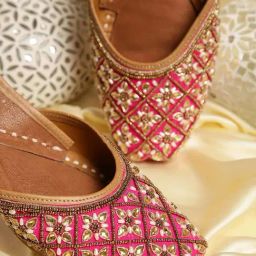 Glam Story Women's Pink Ethnic Juttis-image-25