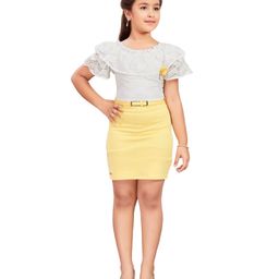 Lei-Chie Half Sleeves Floral Applique Mesh Detailed Bodycon Dress With Belt - Yellow-image-4