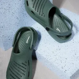 Hoversole Women's Camo Green Ewade Clogs-image-11