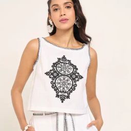 Akkriti By Pantaloons White Cotton Regular Fit Embroidered Top-picture-9