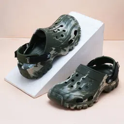 DOCTOR EXTRA SOFT Camo Niwaar Men Printed Clogs-image-11