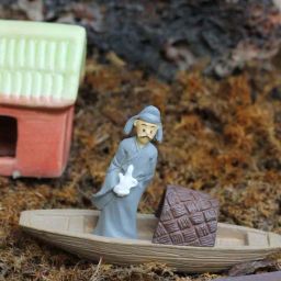 Tayhaa Grey & Brown Plastic Toy Boat & Sailor Showpiece - Set of 5-picture-36