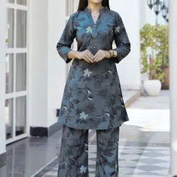 MOJILAA Printed Top With Trousers Co-Ords-image-13