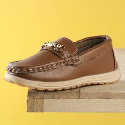 Cute Walk by Babyhug Slip On Solid Formal Shoes with Chain Link - Brown-image-67