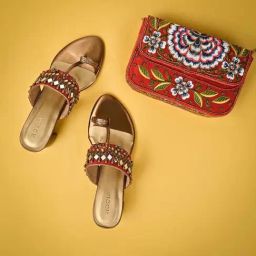 Rocia by Regal Women's Maroon Toe Ring Sandals-image-9