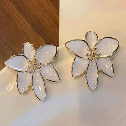 KRENOZ Gold-Plated Floral Shaped Studs-48