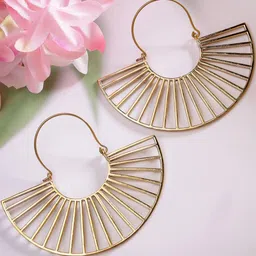 DressBerry Gold-Plated Contemporary Hoop Earrings-13