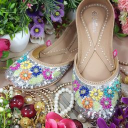 Fulkari Women Embellished Ethnic Mojaris Flats-image-100
