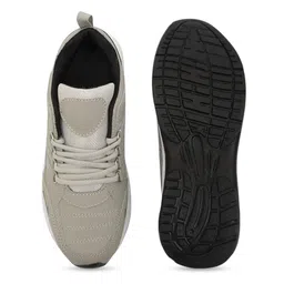 Genial Men Mesh Running Non-Marking Shoes image 4