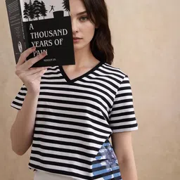 RAREISM Women Striped V-Neck Pockets T-shirt-image-11