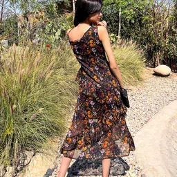 Stylecast X Hersheinbox Floral Print Ruffled A-Line Midi Dress image 2