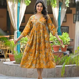 Label Khoj Women Embroidered Sequinned Kurta-image-86