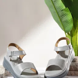 TRASE Flatform Sandals with Laser Cut-28