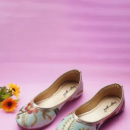 BOYZ N GALZ Girls Embellished Mojaris with Embroidered Flats-picture-8