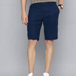 Levis Men Pure Cotton Tapered Fit Waffle Chino Shorts-image-49