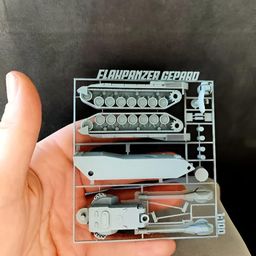 Flakpanzer Gepard Military Tank Model Kit, Plastic Assembly Parts, Scale Model image 5