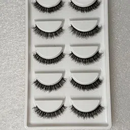 THE WINK STUDIO Set Of 5 Reusable Lightweight False Eyelashes image 2