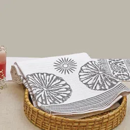 DESIGN GAATHA Grey & White Printed Cotton 210 GSM Bath Towel-87