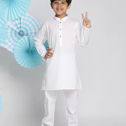Vastramay Full Sleeves Solid Coordinating Kurta & Pyjama Set - White-picture-43