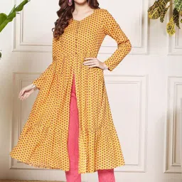 Sera Women Floral Printed High Slit Pure Cotton Kurta with Pyjamas-image-58