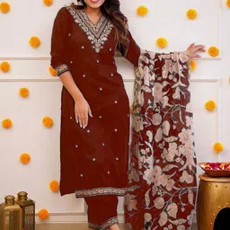 Piludi Women Floral Embroidered Kurta with Patiala & Dupatta-picture-10