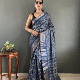 KAYOMMI Woven Design Warli Zari Pure Georgette Saree-12