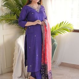 Growdamy Floral Embroidered V-Neck Zari Chanderi Silk Kurta & Trousers With Dupatta-image-7
