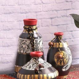 VarEesha Madhubani Black & Red Terracotta Flower Pot - Set of 3-17