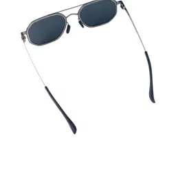 QUE UNIVERSE Men Grey Polarised UV Protected Lens Hex Sunglasses image 2