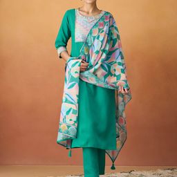 HRITIKA Women Ethnic Motifs Yoke Design Regular Sequinned Kurta with Trousers-19