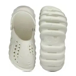 BERSACHE Men Pack Of 2 Self Design Clogs image 3