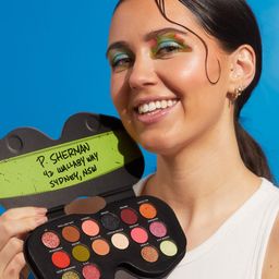 makeup revolution Disney Pixar’s Finding Nemo x Revolution P. Sherman Shadow Palette |16-pan oceanic-inspired palette | A mix of color-poppin' mattes & sparkling shimmers | Highly pigmented | Versatile colour story |12.9gm image 3