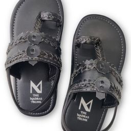 The Madras Trunk Unisex Leaf Vine Design Kolhapuri Sandals - Black-image-65