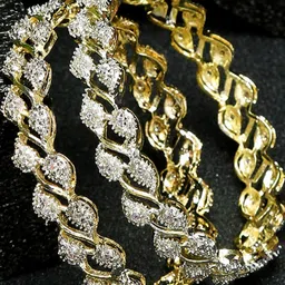 Shayna Gold-Toned Alloy Bangle-image-23