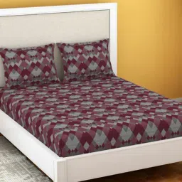 Welspun Dazzle Geometric Red 140 TC Microfiber Double Bedsheet with 2 Pillow Covers-picture-47