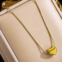 DressBerry Gold-Plated Heart Shaped Pendants With Chains image 5
