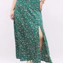 Berrylush Curve Floral Print High-Rise Side Slit Flared Maxi Skirt-picture-11