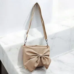 DAISY STAR Structured Shoulder Bag-25