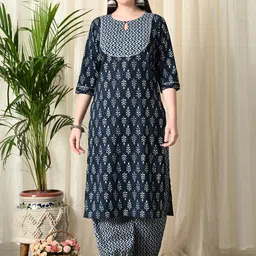 Vaimiya Women Floral Printed Regular Gotta Patti Pure Cotton Kurta with Trousers-picture-36