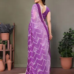 VILLAGIUS Printed Pure Georgette Block Print Saree image 4