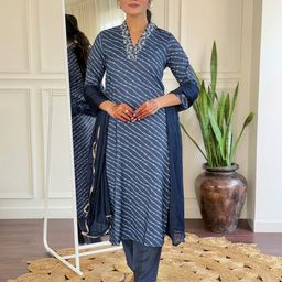 Growdamy Leheriya Printed V Neck Thread Work Kurta With Trousers & Dupatta-picture-14